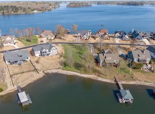 128 Gardenia Dr, Ninety Six, SC 29666