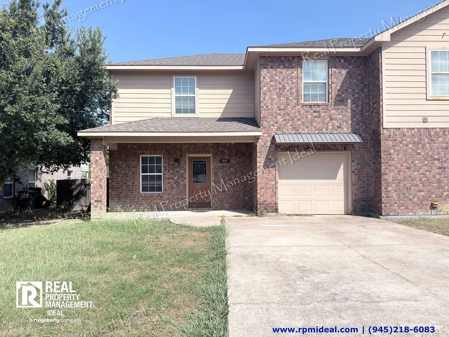 3 bed, 2.5 bath, 1385 sqft, $1,599 — Photo 1