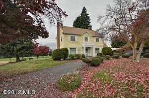 2nd image of 1730 Country Club Dr