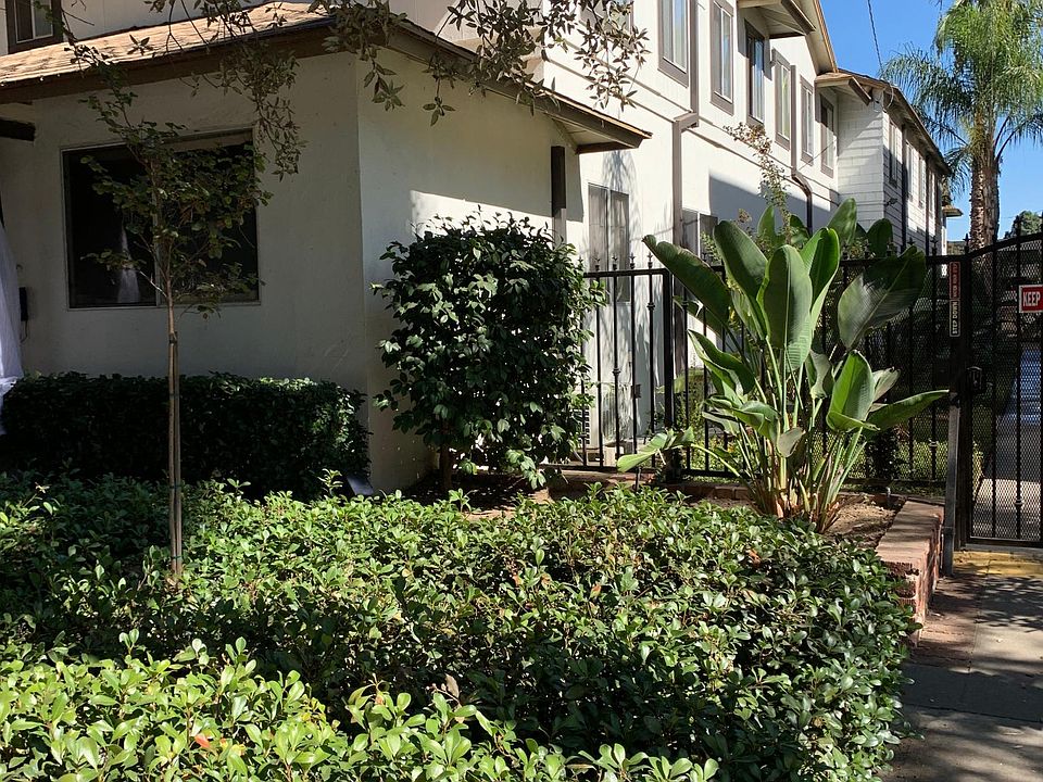 1st image of 164 N Oak Knoll Ave