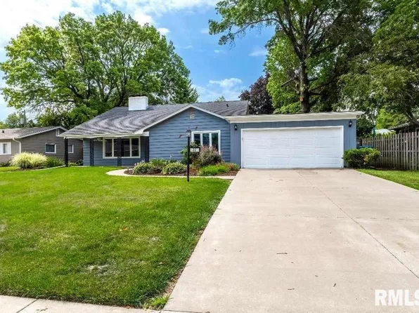 22 Parkwood Dr, Davenport, IA 52803