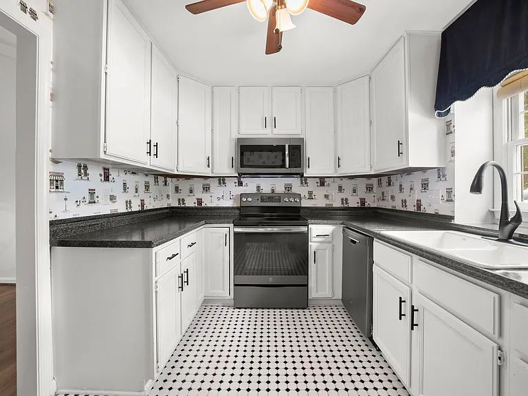 1240 Watermark Ct — Photo 4