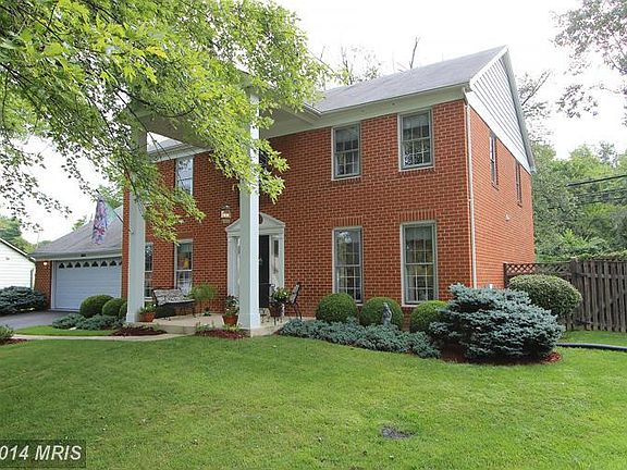 2nd image of 1749 Crestview Dr