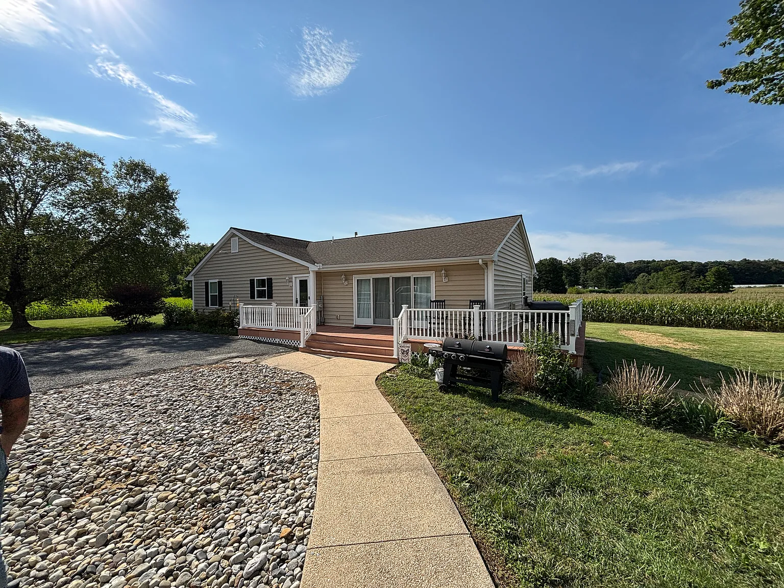 3 bed, 2100 sqft, $2,800 — Photo 1