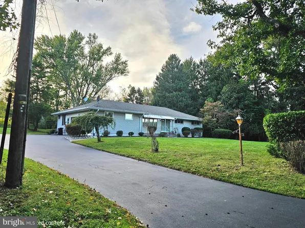 247 Robbinsville Edinburg Rd, West Windsor, NJ 08550