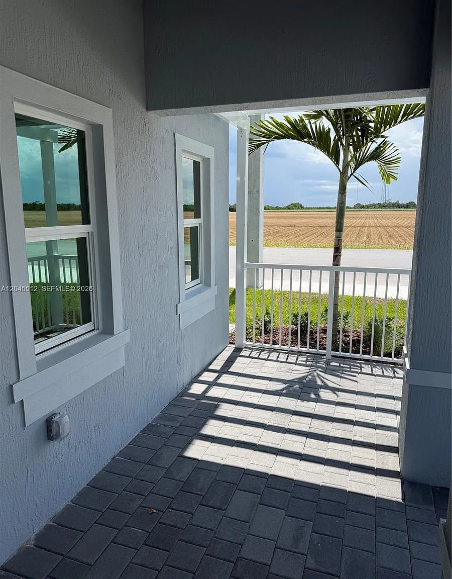 4 bed, 2.5 bath, $3,500 — Photo 3