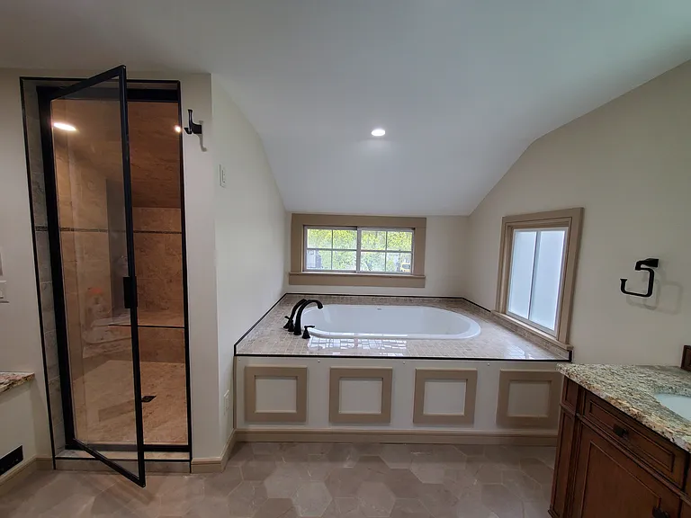 233 N Summit St — Photo 16