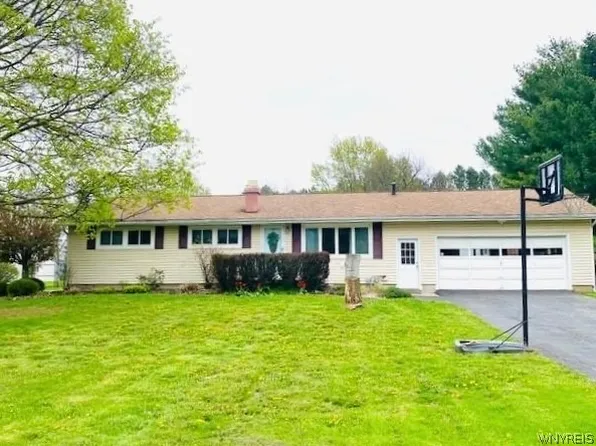 4743 Cottage Rd, Gasport, NY 14067
