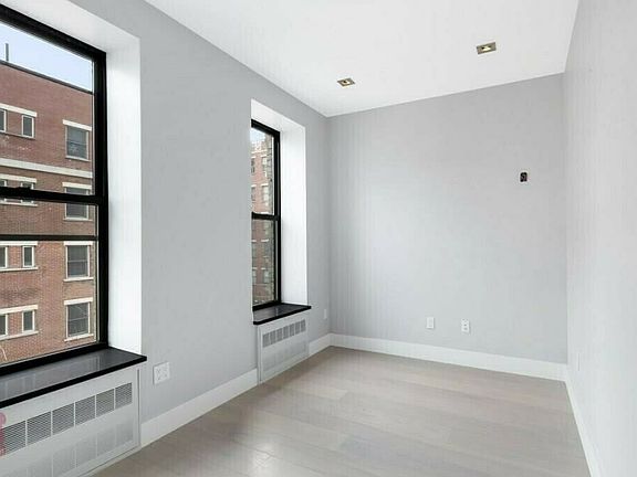 4th image of 628 W End Ave #2A