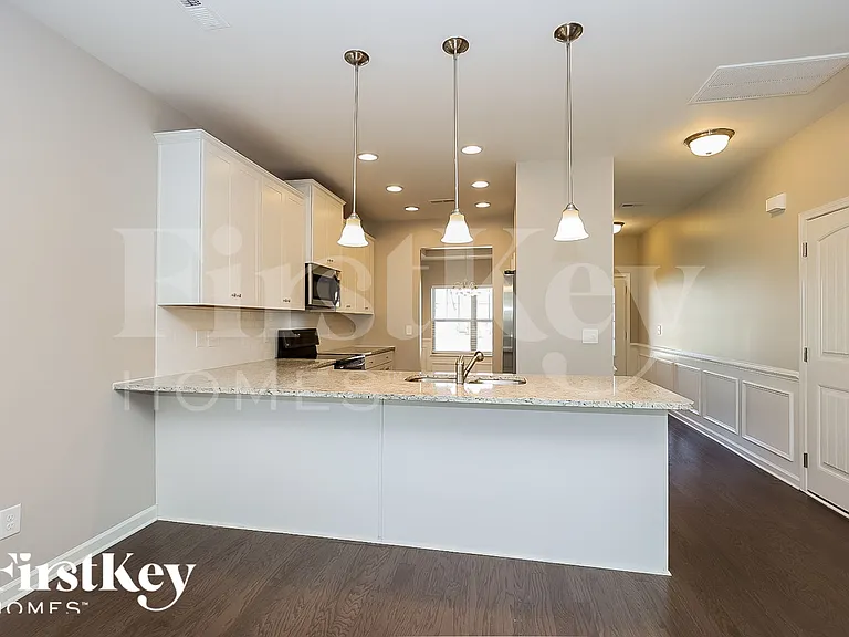908 Carnation Dr — Photo 7