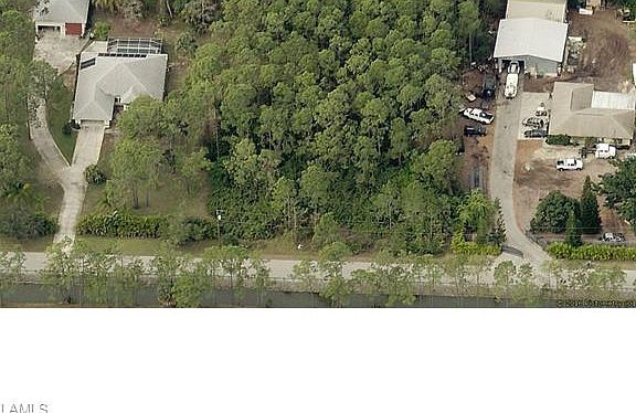 4th image of 25546 Stillwell Pkwy
