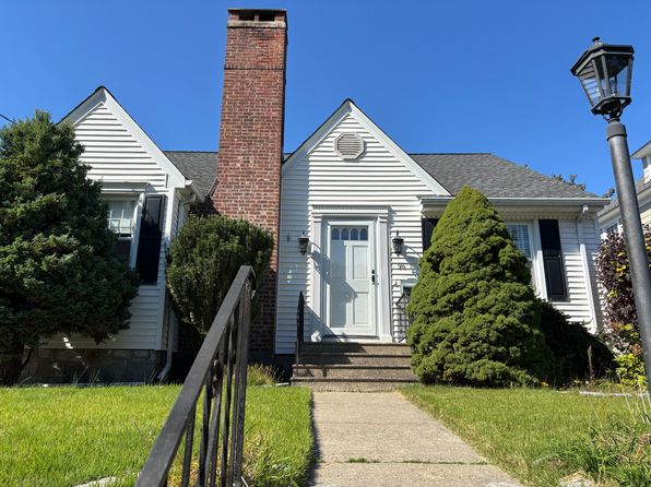 96 Moody Ave