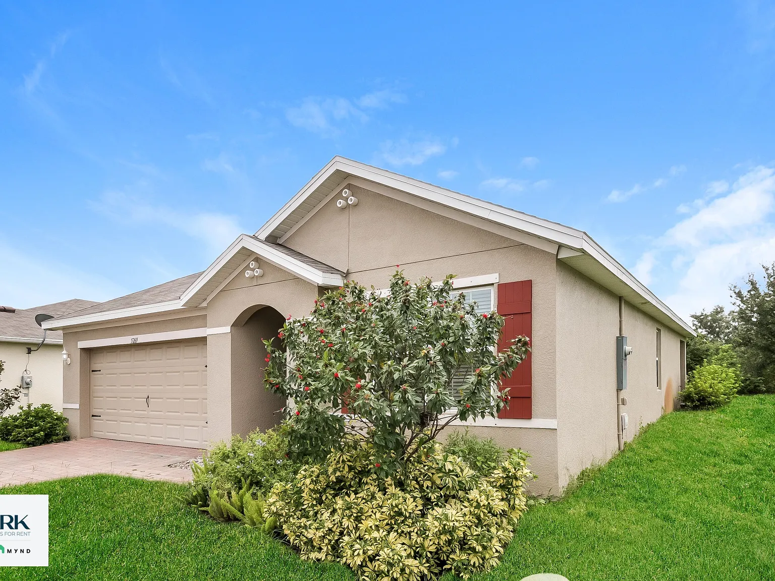 3 bed, 2.0 bath, 1672 sqft, $1,814 — Photo 2