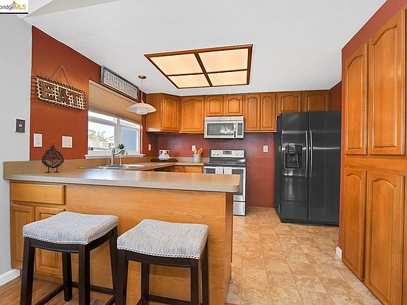 4th image of 2333 Candlestick Dr