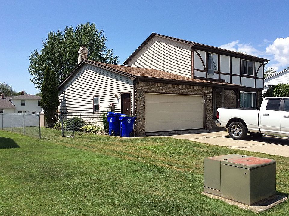 1st image of 21 Westwood Dr