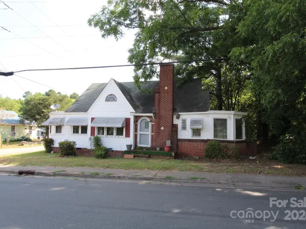 814 Salisbury St, Wadesboro, NC 28170