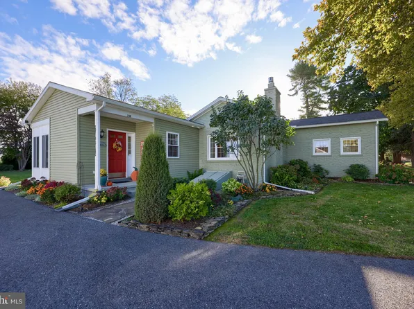 230 Lancaster Ave, Strasburg, PA 17579