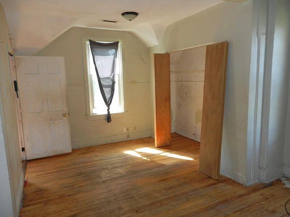 5th image of 735 Jessie St
