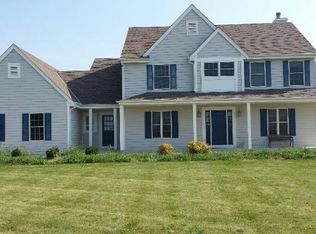 W285N7558 Bark River Rd, Hartland, WI 53029