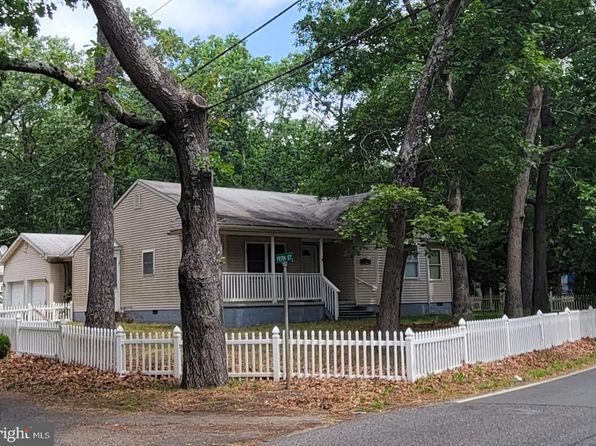 2401 N Lakeshore Dr