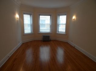 6962 N Sheridan Rd, Chicago, IL 60626