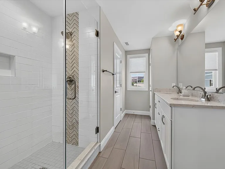 8013 Central Park Dr — Photo 20