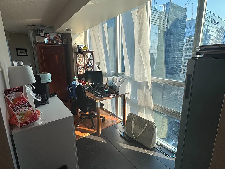 30 Grand Trunk Cres #3806 — Photo 7