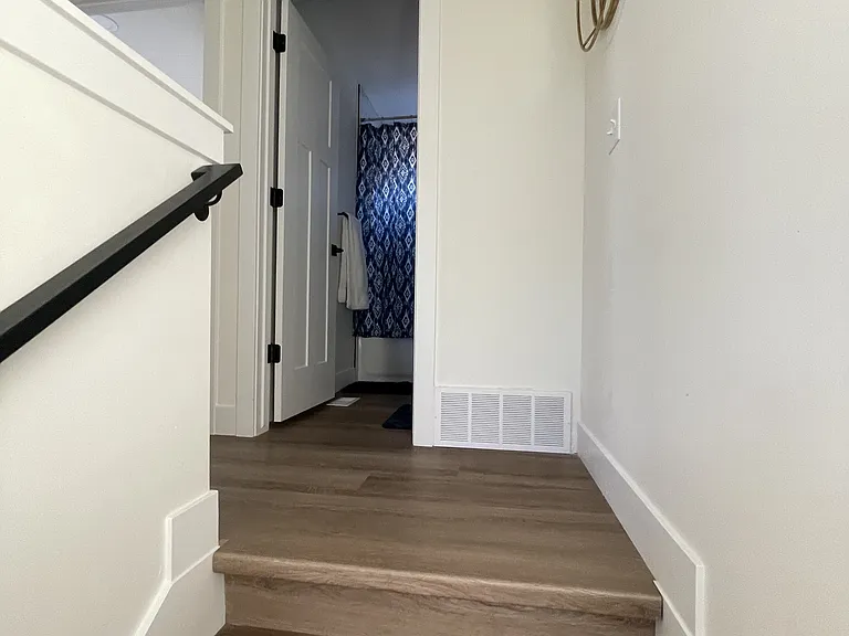 2233 Jefferson Ave #4 — Photo 15