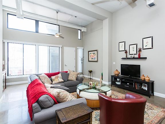 3rd image of 4100 Laclede Ave APT 201