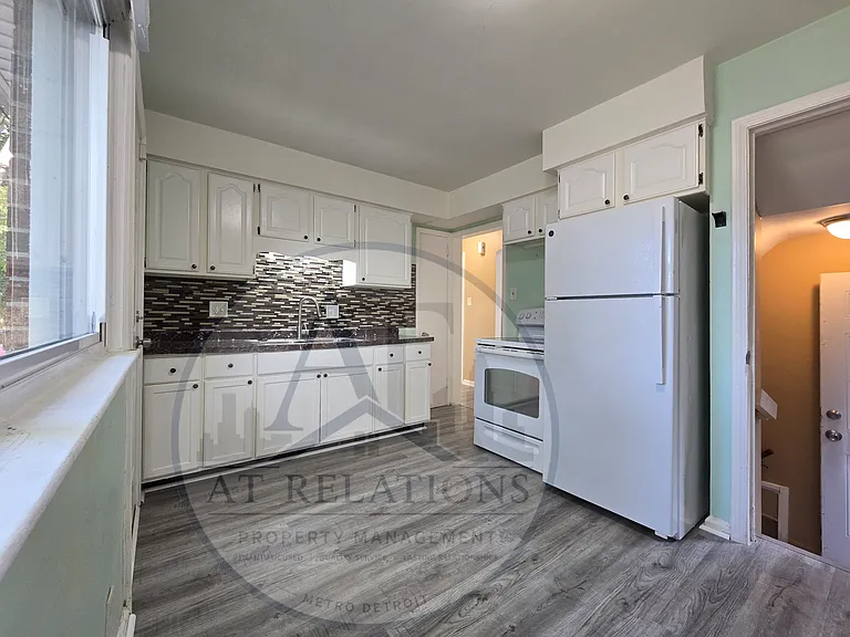 15663 Carlisle St — Photo 11