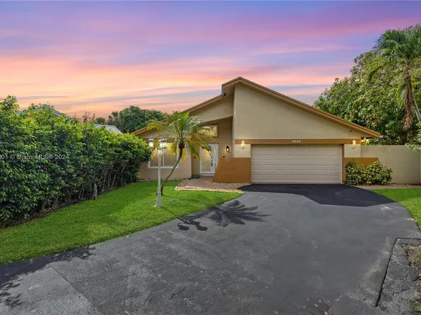 6590 SW 13th St, Plantation, FL 33317