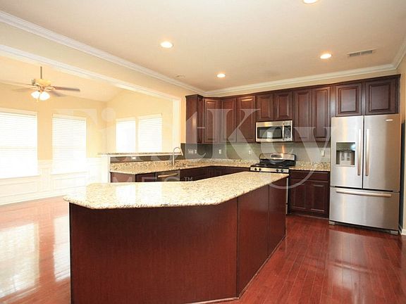 3rd image of 3009 Fallondale Rd