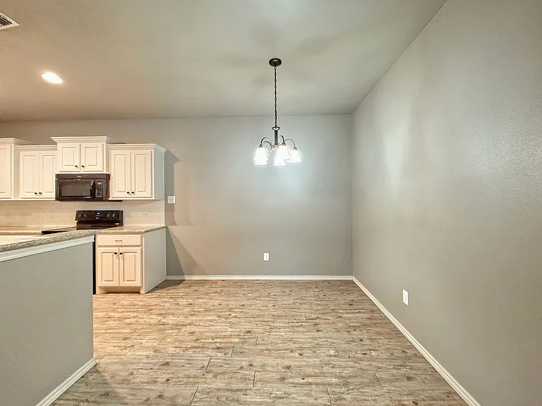 1109 Preston Trl — Photo 4