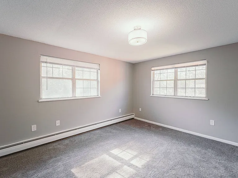 BAY SHORE APARTMENTS — Photo 13