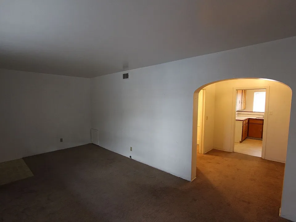 324 N San Francisco St