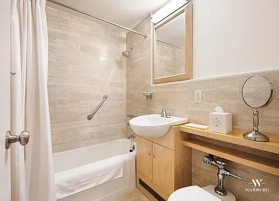Sold by Warburg | media 5