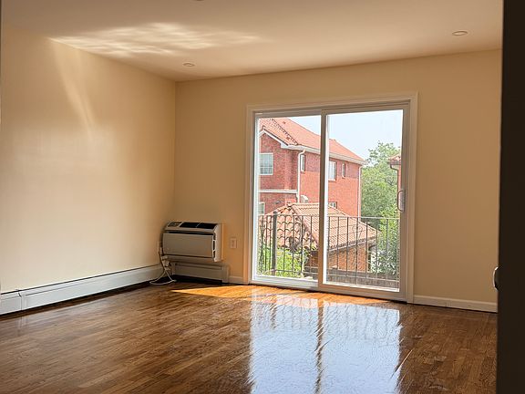 4th image of 4025 221st St Floor 1