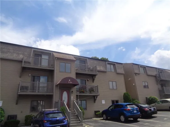 34 Village Ct #34, West Warwick, RI 02893