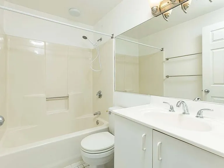126 Tudor St #F — Photo 14