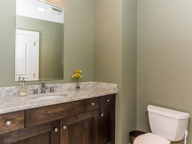 400 W North St #826 — Photo 17