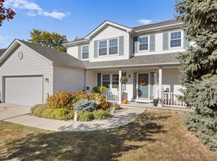 905 Eddy Rd, Bloomington, IL 61704