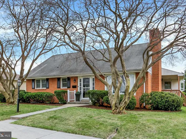 464 Cedar Ave, Hershey, PA 17033