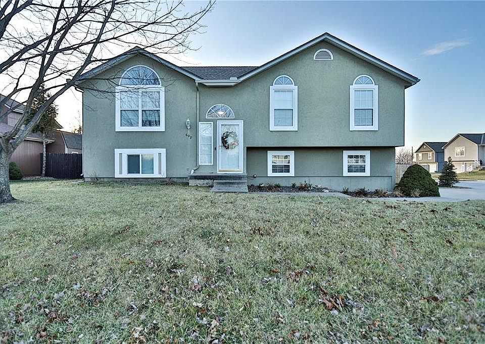 1st image of 602 SE Joel Ave