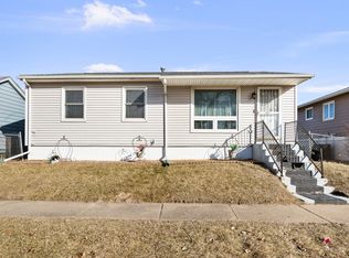 607 6th St, Rock Island, IL 61201