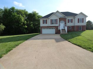 2761 Shepherds Ct, Woodlawn, TN 37191
