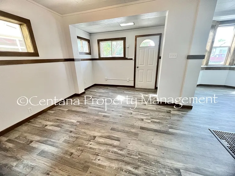 521 Birch St — Photo 3
