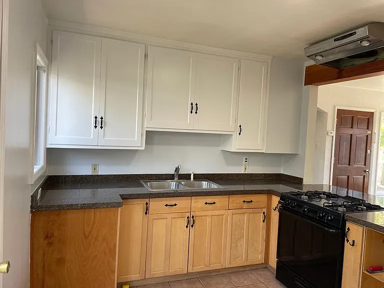 1398 Curtis St — Photo 10