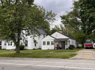 1738 S Twyckenham Dr, South Bend, IN 46613