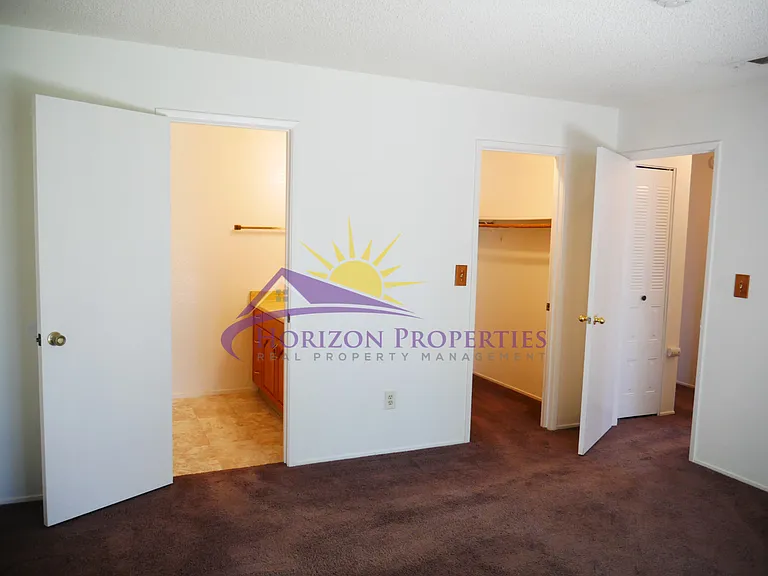 8960 Laguna Vista Ct — Photo 12