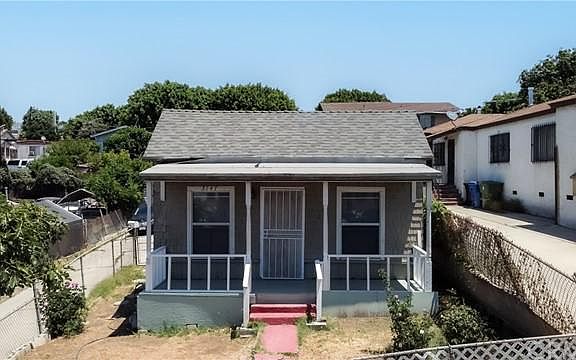 4th image of 3147 Fairmount St